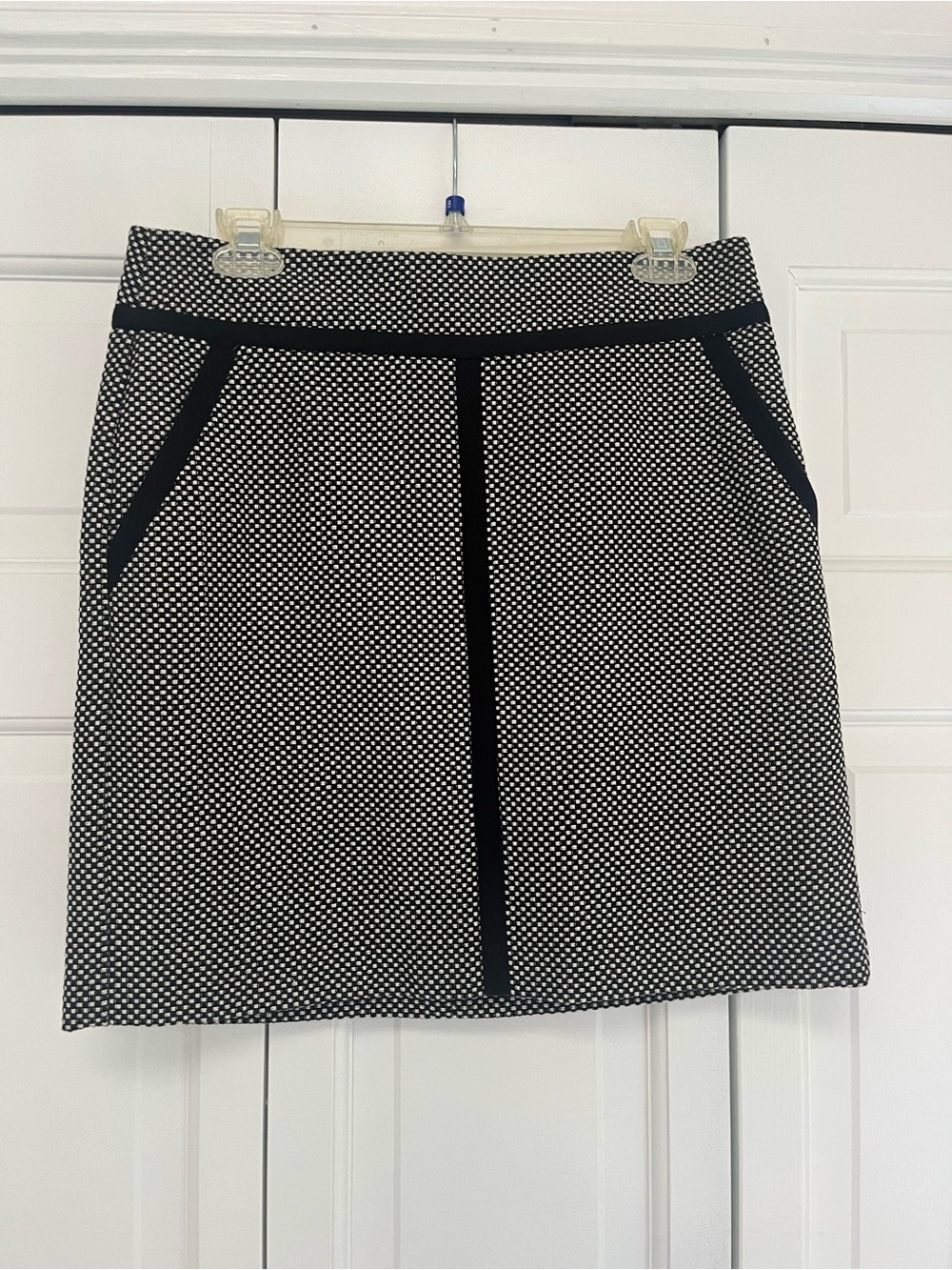 LOFT Black White Tweed Textured Mini Skirt Size 4
